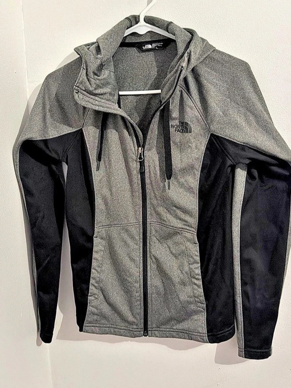 The North Face Women'Small Evolution Simple Dome Full-Zip Hoodie Gray & Black
